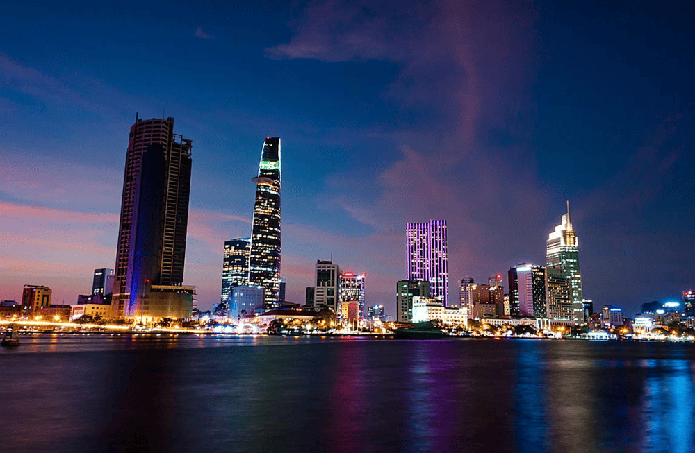 Ho Chi Minh City, famously known as the city that never sleeps, dazzles with its towering skyscrapers and vibrant nightlife (Source: Pexels)